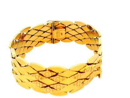 18K Yellow Gold Diamond-Shaped Links with Four Floral Pattern Italian Bracelet