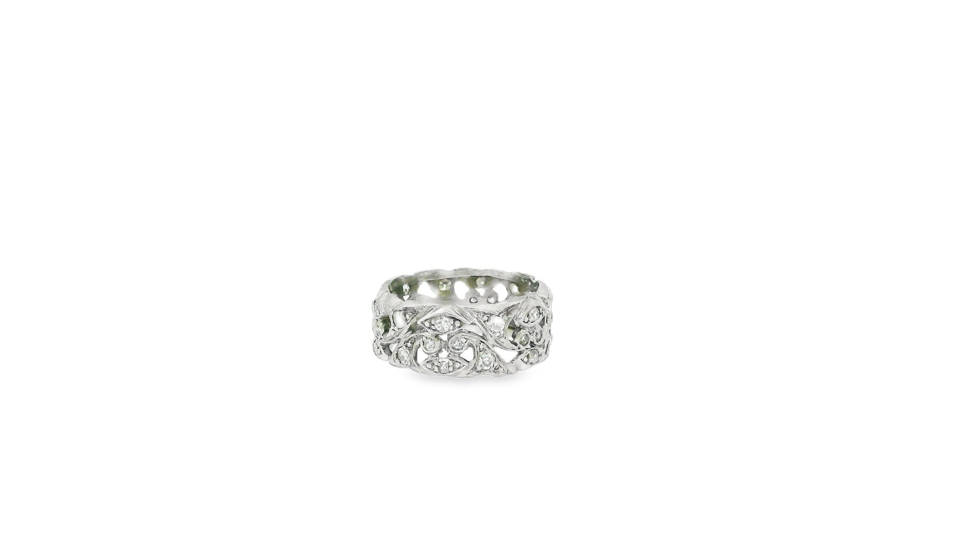 14K White Gold Wide Leaf Pattern Diamond Ring