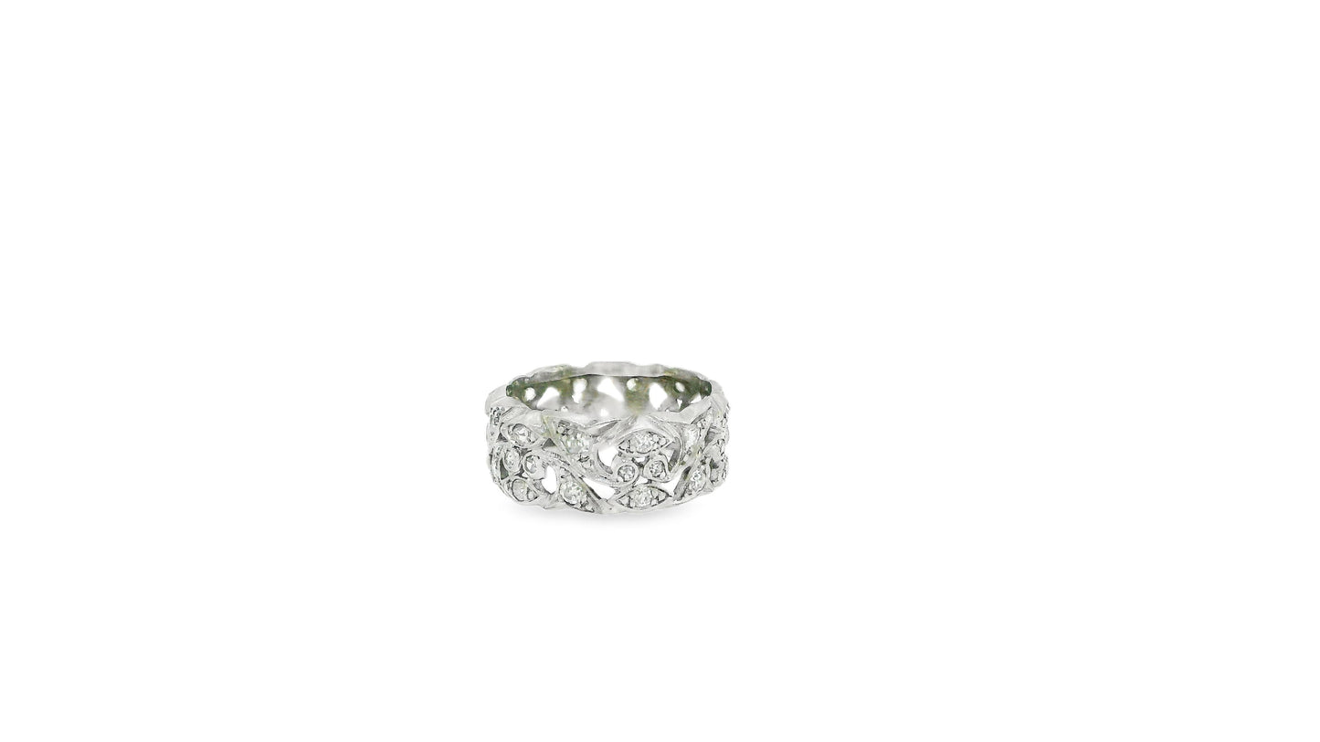 14K White Gold Wide Leaf Pattern Diamond Ring