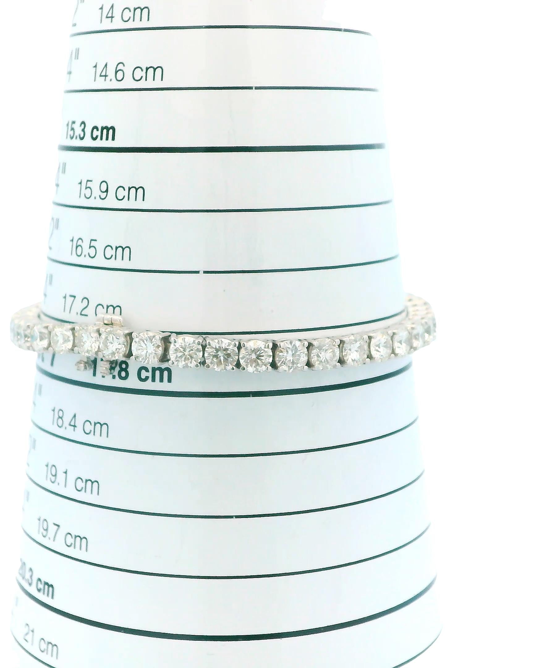 18K White Gold 12Ct Diamond Bracelet