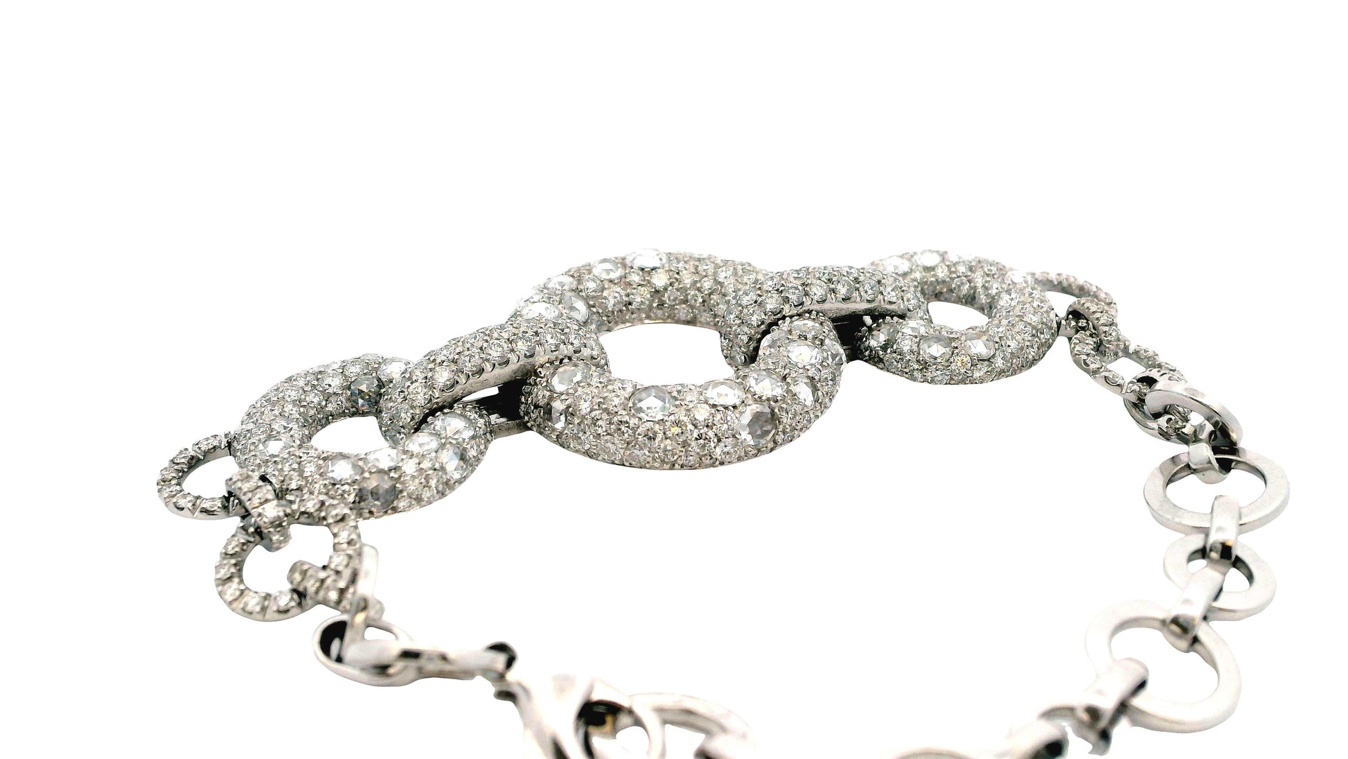 18K White Gold Diamond Pave Circle Bracelet