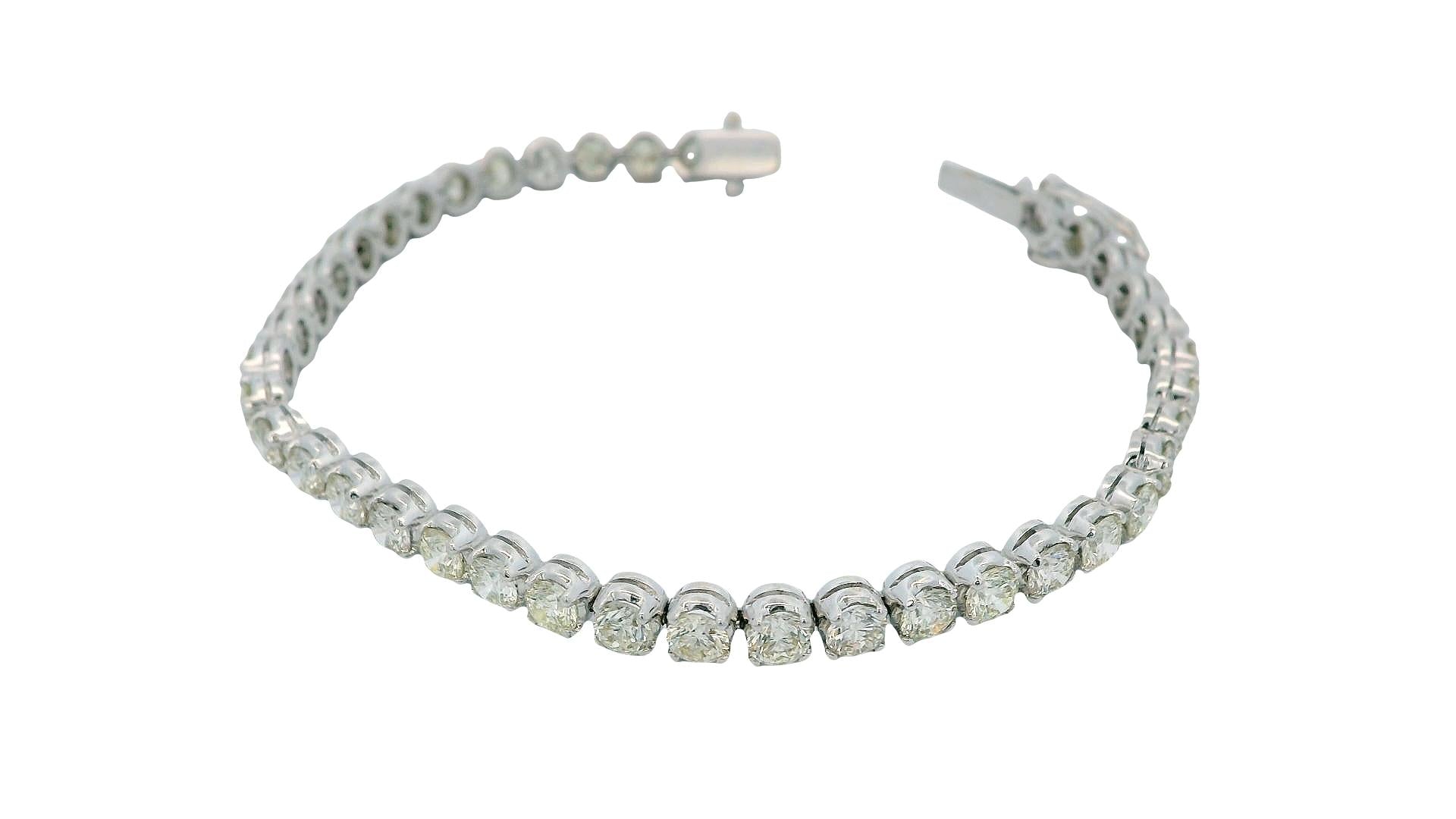 Platinum Line Bracelet With 6.8Ct Diamond