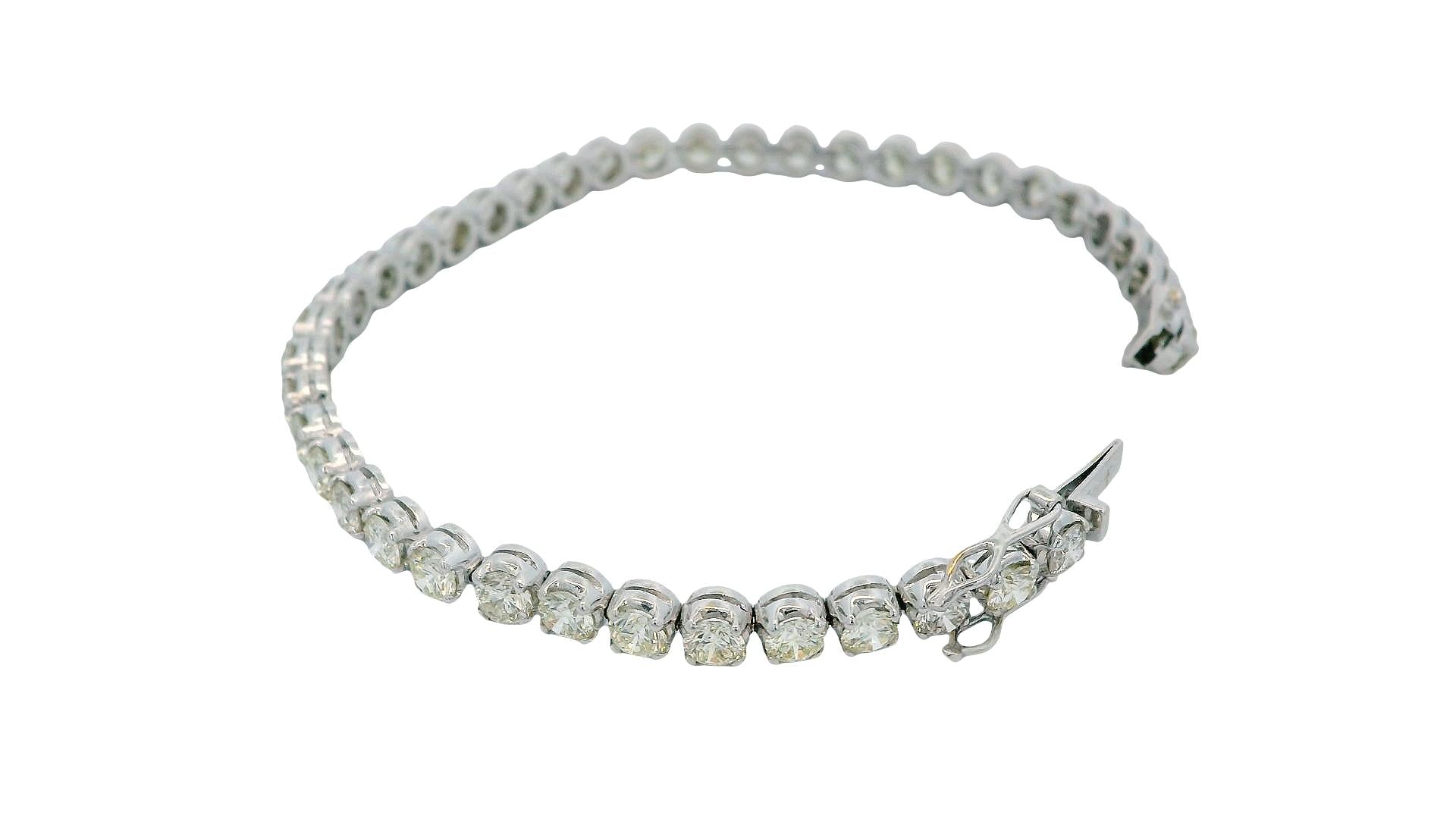 Platinum Line Bracelet With 6.8Ct Diamond