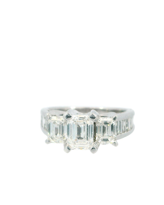 Solitaire 14K White Gold with Diamond & Side Diamonds W/Gia