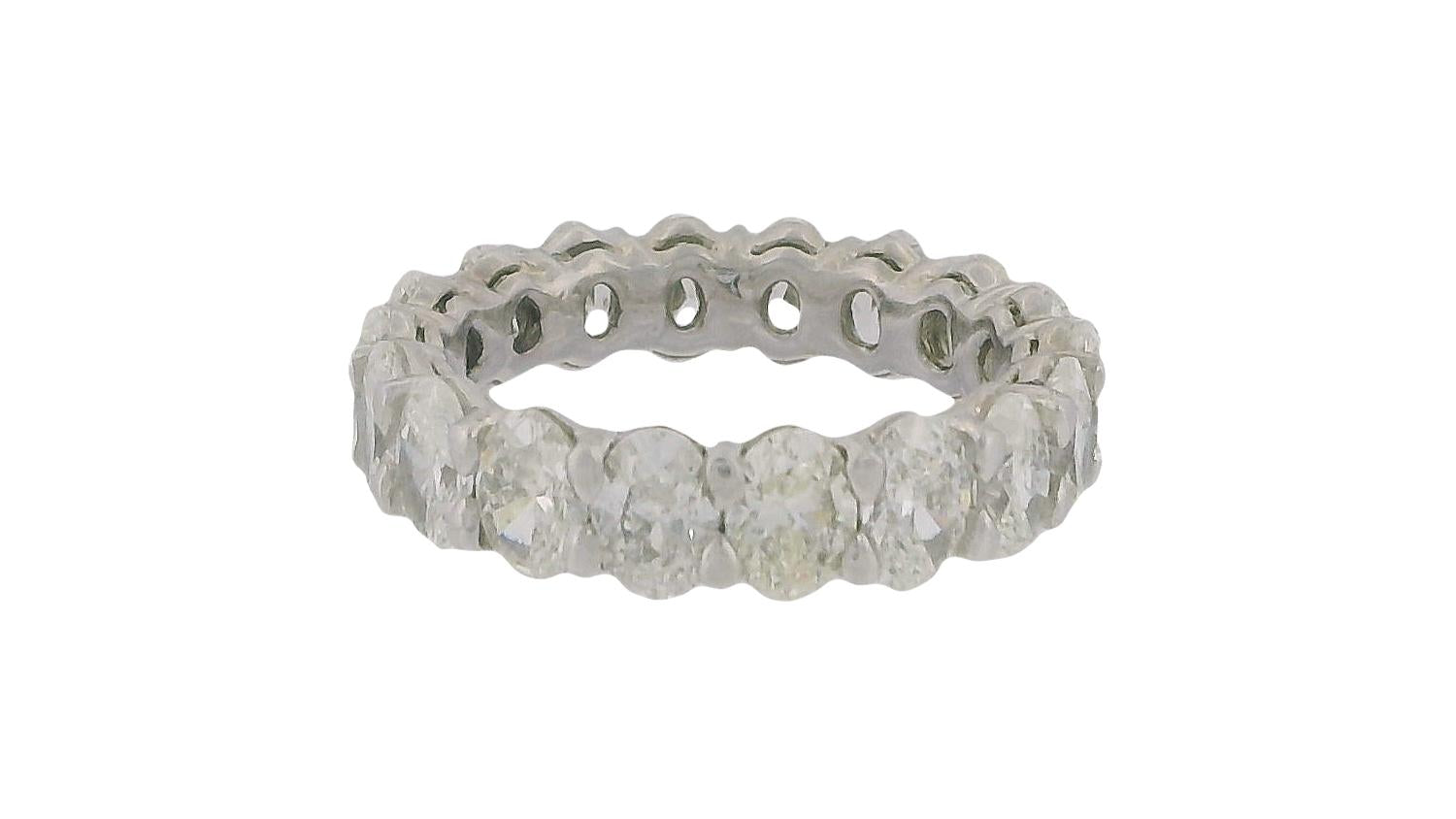 Platinum Wedding Bend with Oval Diamonds