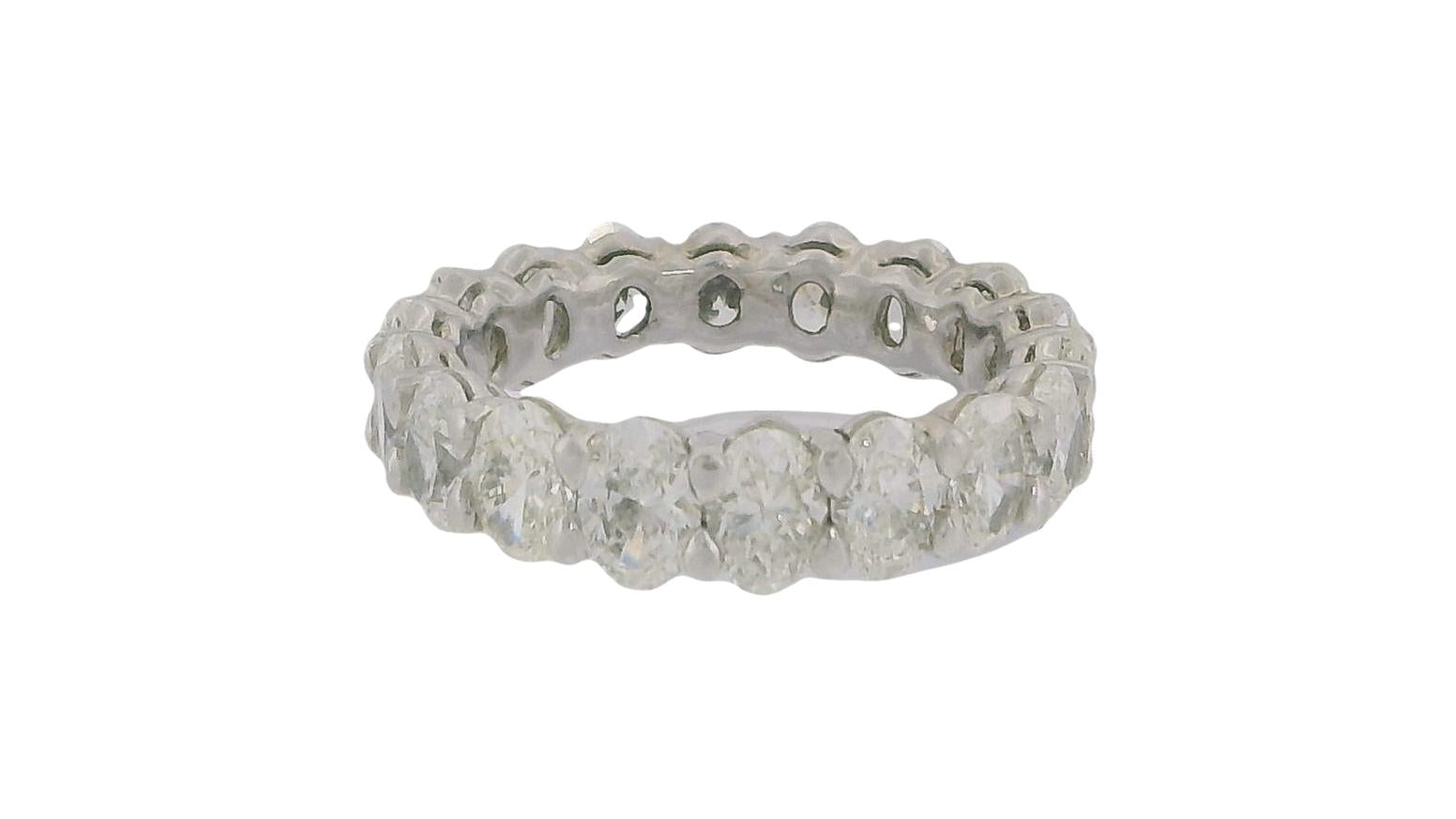 Platinum Wedding Bend with Oval Diamonds