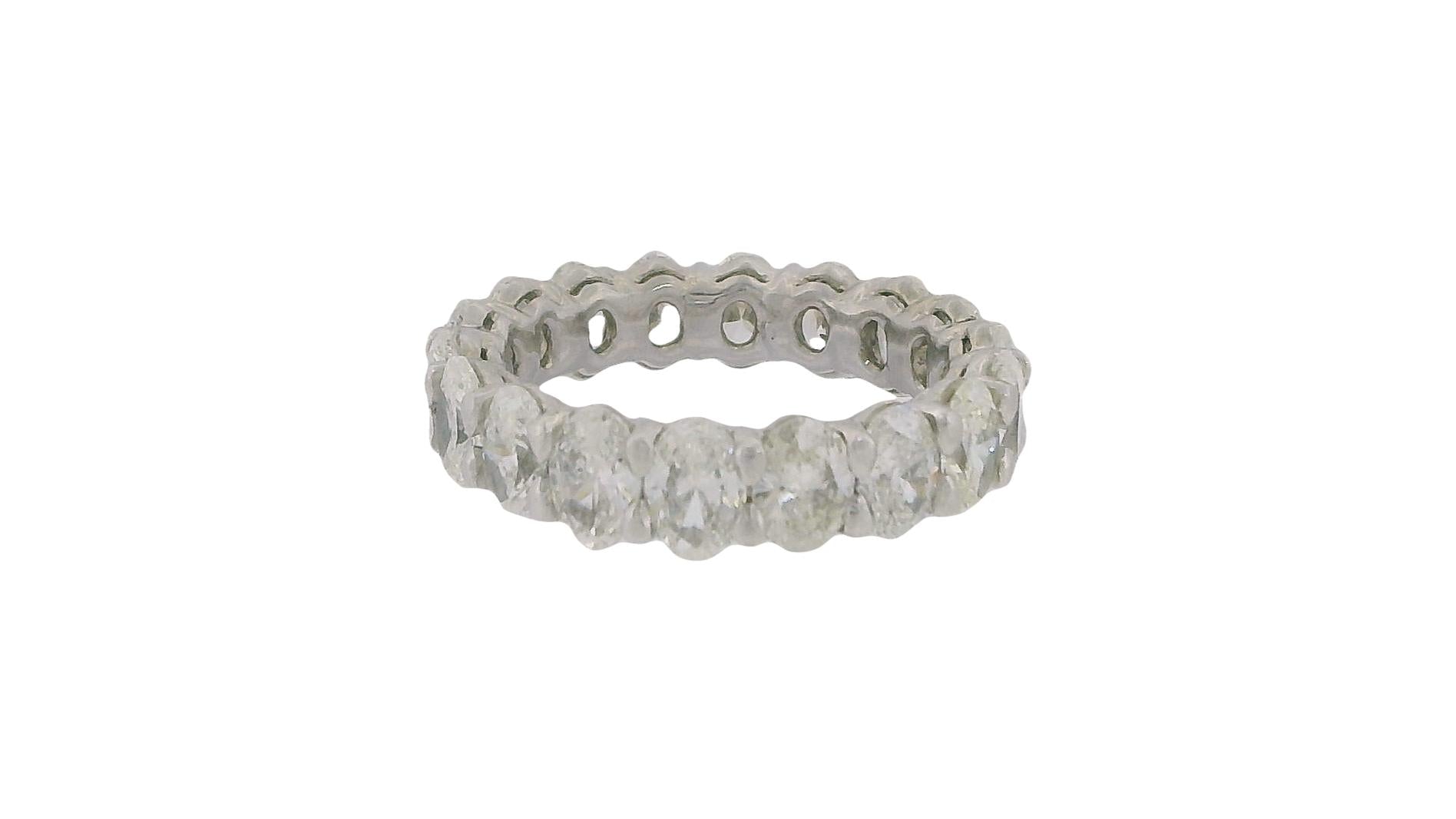 Platinum Wedding Bend with Oval Diamonds