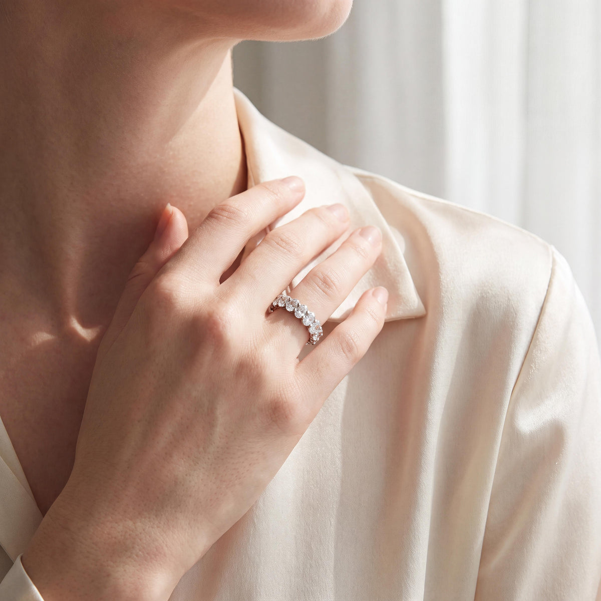 Platinum Wedding Bend with Oval Diamonds