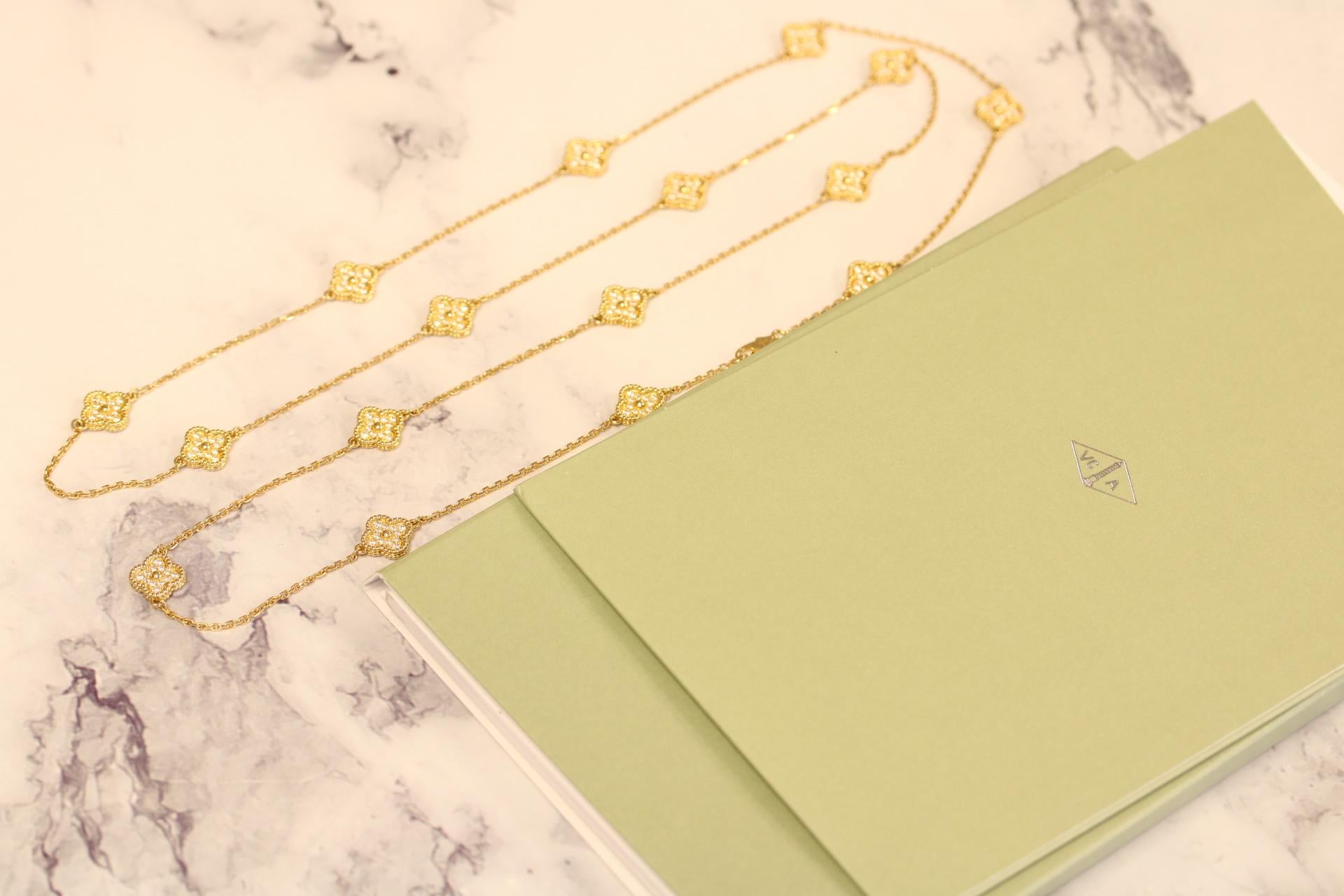 Van Cleef & Arpels Sweet Alhambra long necklace, 16 motifs Box & Papers