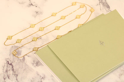 Van Cleef & Arpels Sweet Alhambra long necklace, 16 motifs Box & Papers