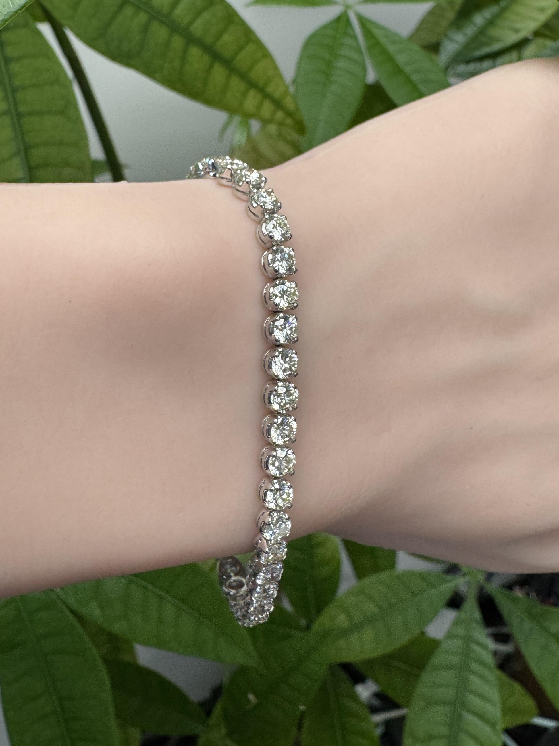 Platinum Line Bracelet With 6.8Ct Diamond