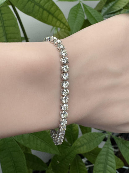 Platinum Line Bracelet With 6.8Ct Diamond