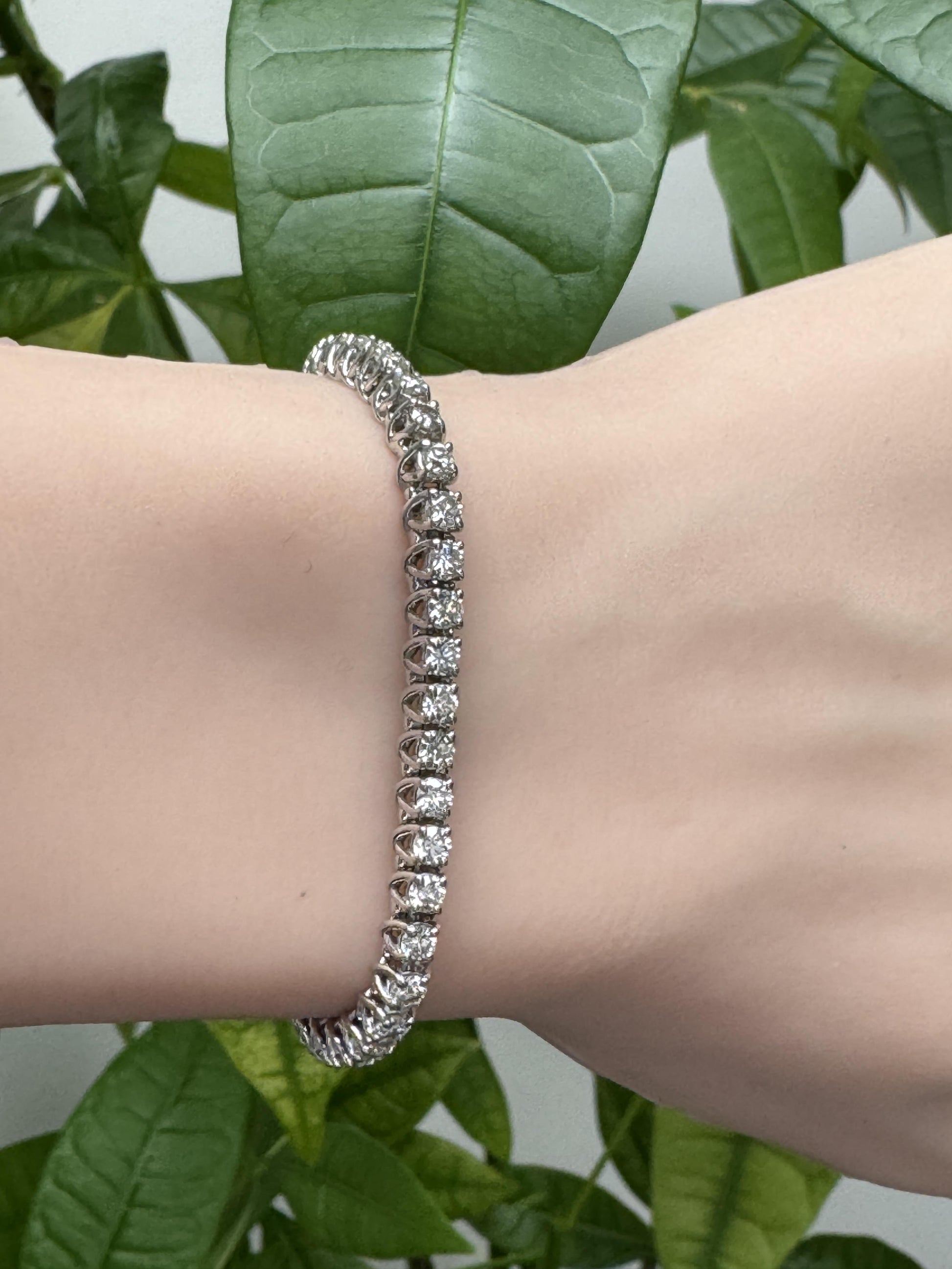 14K White Gold Tennis Bracelet 4 Ct Diamond.
