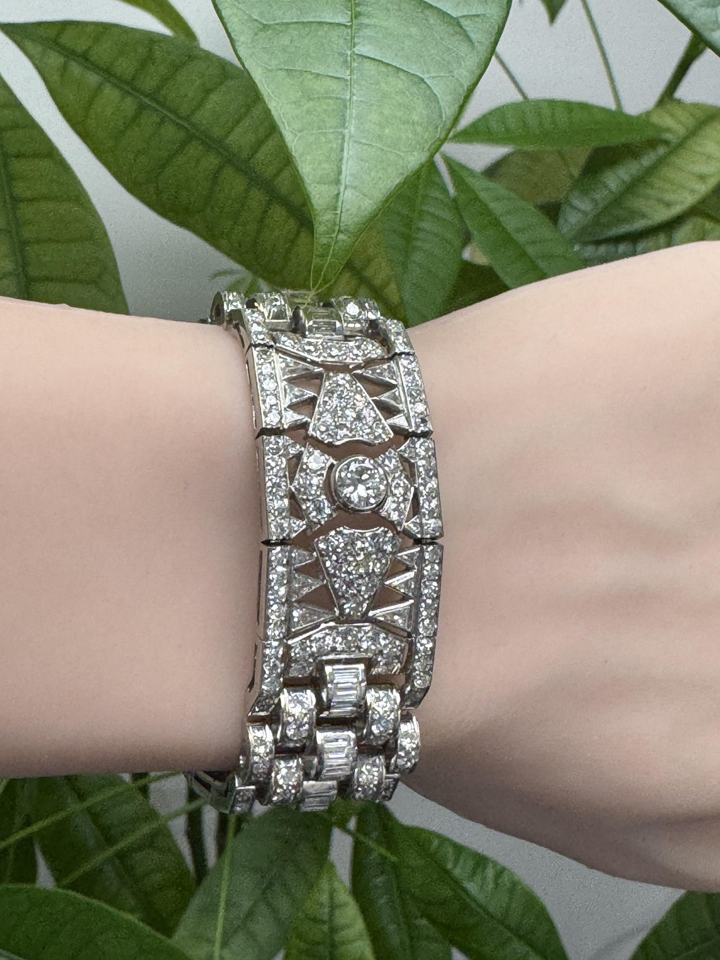 Art-Deco french Platinum 27Ct Diamond Bracelet