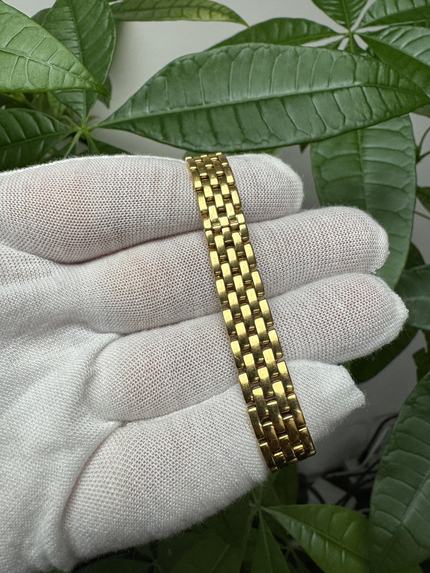 Cartier Panthere Mini W25034B9 18K Yellow Gold Ladies Watch