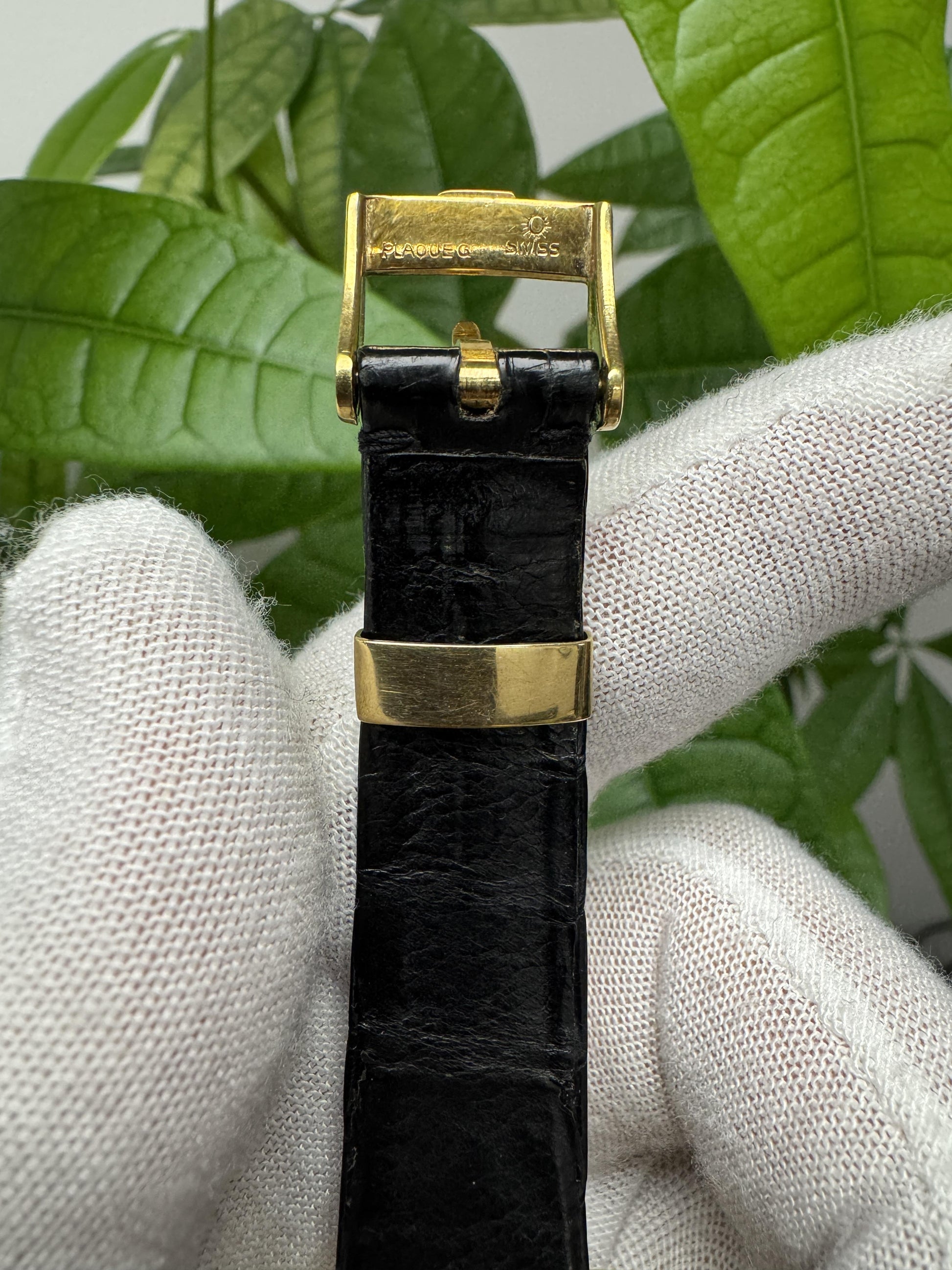 DeLaneau 18K Yellow Gold Onyx Dial Vintage Manual Watch
