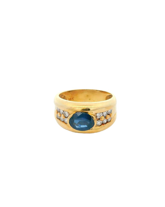 18k Oval Sapphire 12 Diamonds Ring