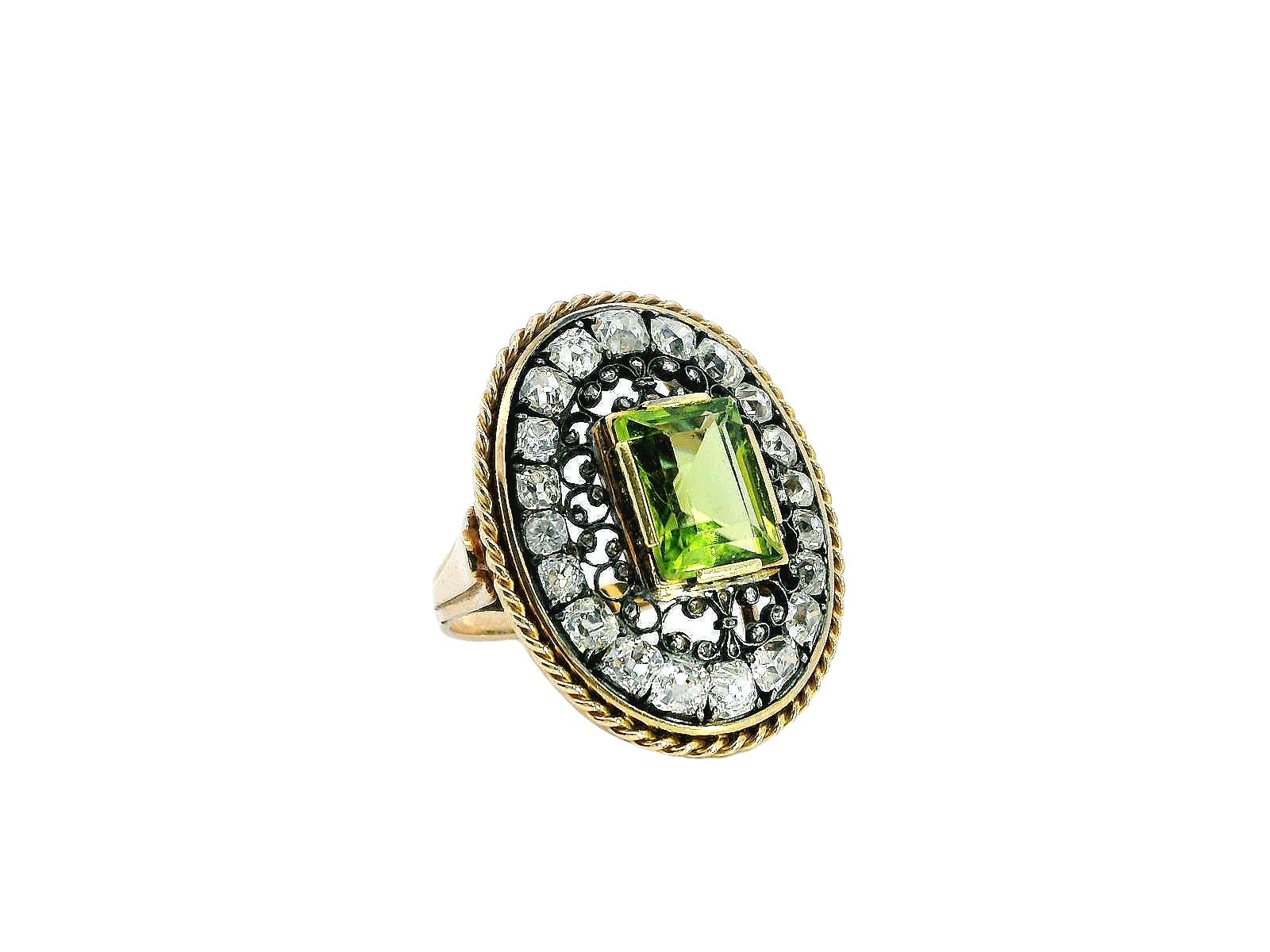 Oval Cushion Peridot Ring with Diamond in Silver Filigree.