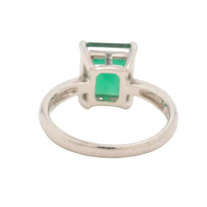 Elegant Japanese Emerald-Cut Ring in Platinum