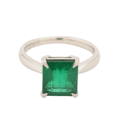 Elegant Japanese Emerald-Cut Ring in Platinum