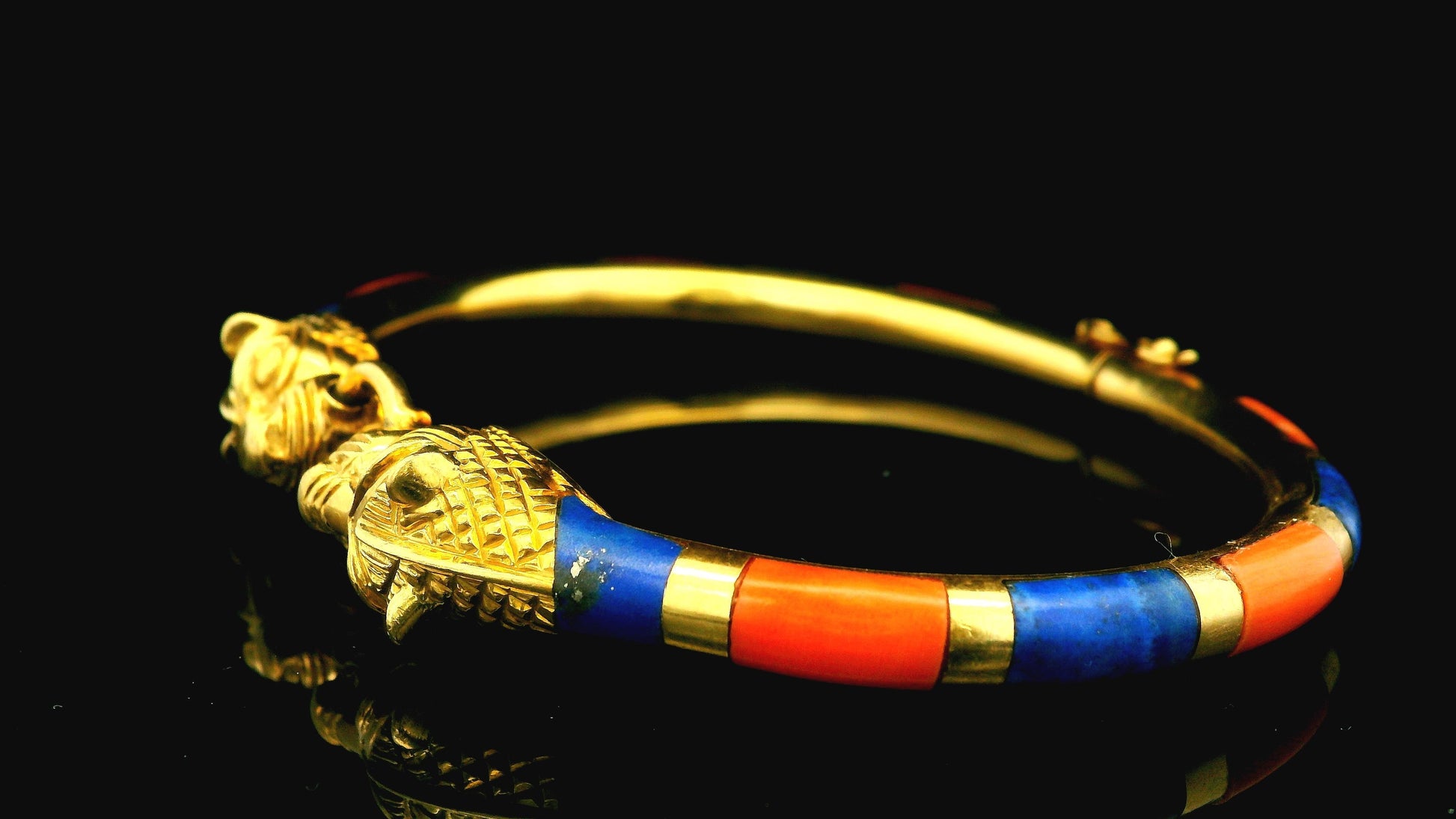 Antique 18K Yellow Gold Two Panther Heads Lapis & Cl inlays Bangle