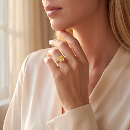 Tiffany & Co.Vivid Yellow Diamond in 18K Yellow Gold Ring W/Certificate