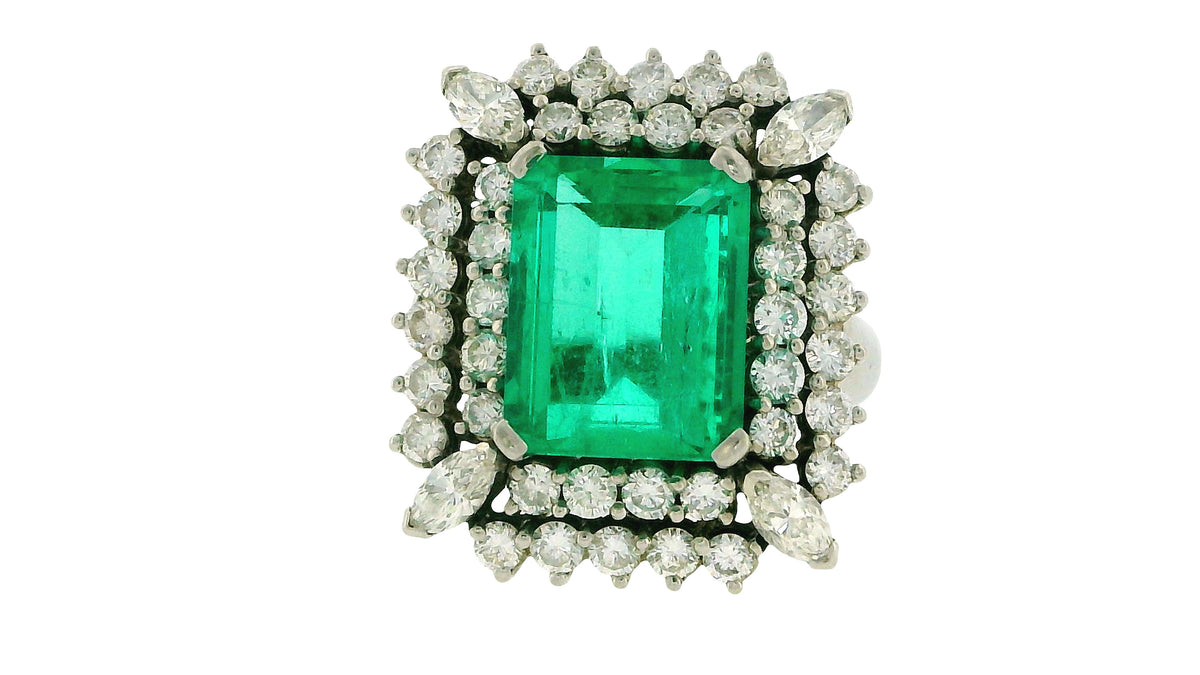 Emerald & Diamond Ring in 18K White Gold