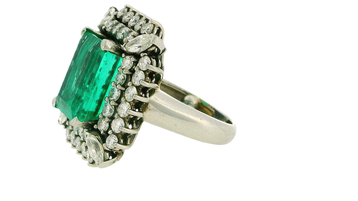 Emerald & Diamond Ring in 18K White Gold