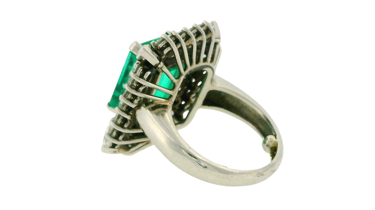 Emerald & Diamond Ring in 18K White Gold