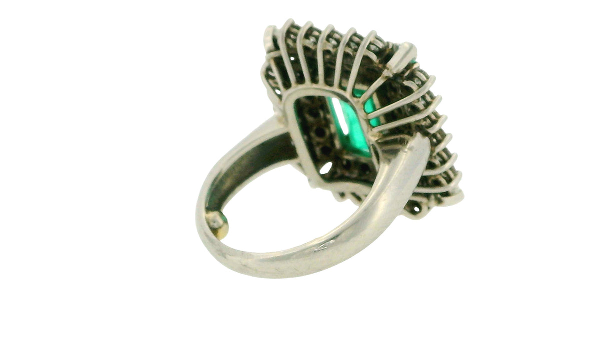 Emerald & Diamond Ring in 18K White Gold