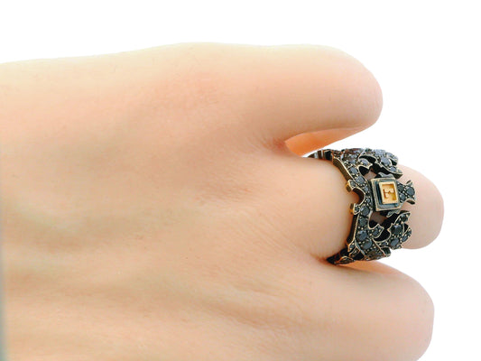18K w/b Anodized Black Diamonds Pierced  L Center Ring