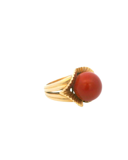 18k Yellow Gold Elaborate Cl Ball Deep Red Ring