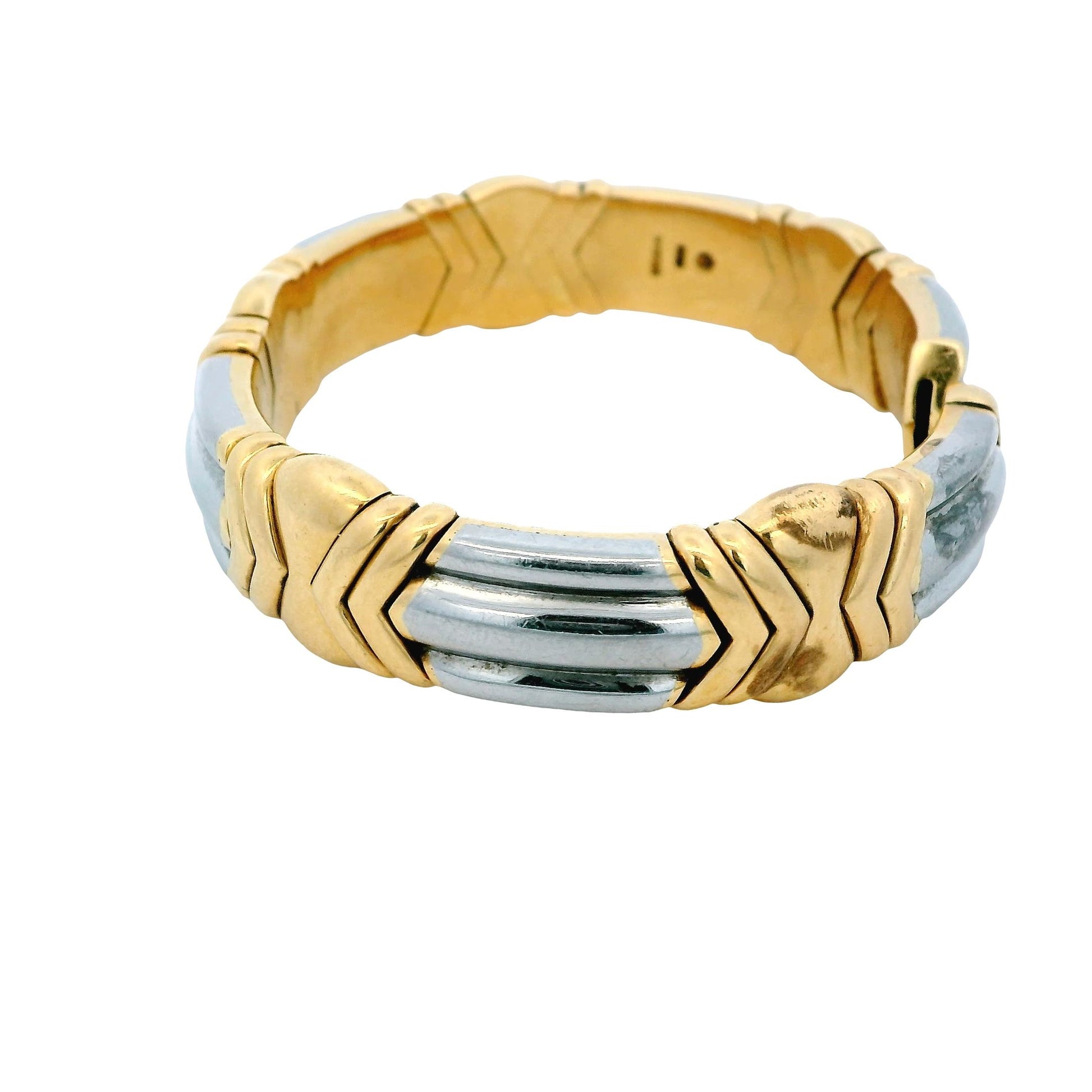 Bvlgari cuff 18k/pt wide white fluted sect betw yg arrows