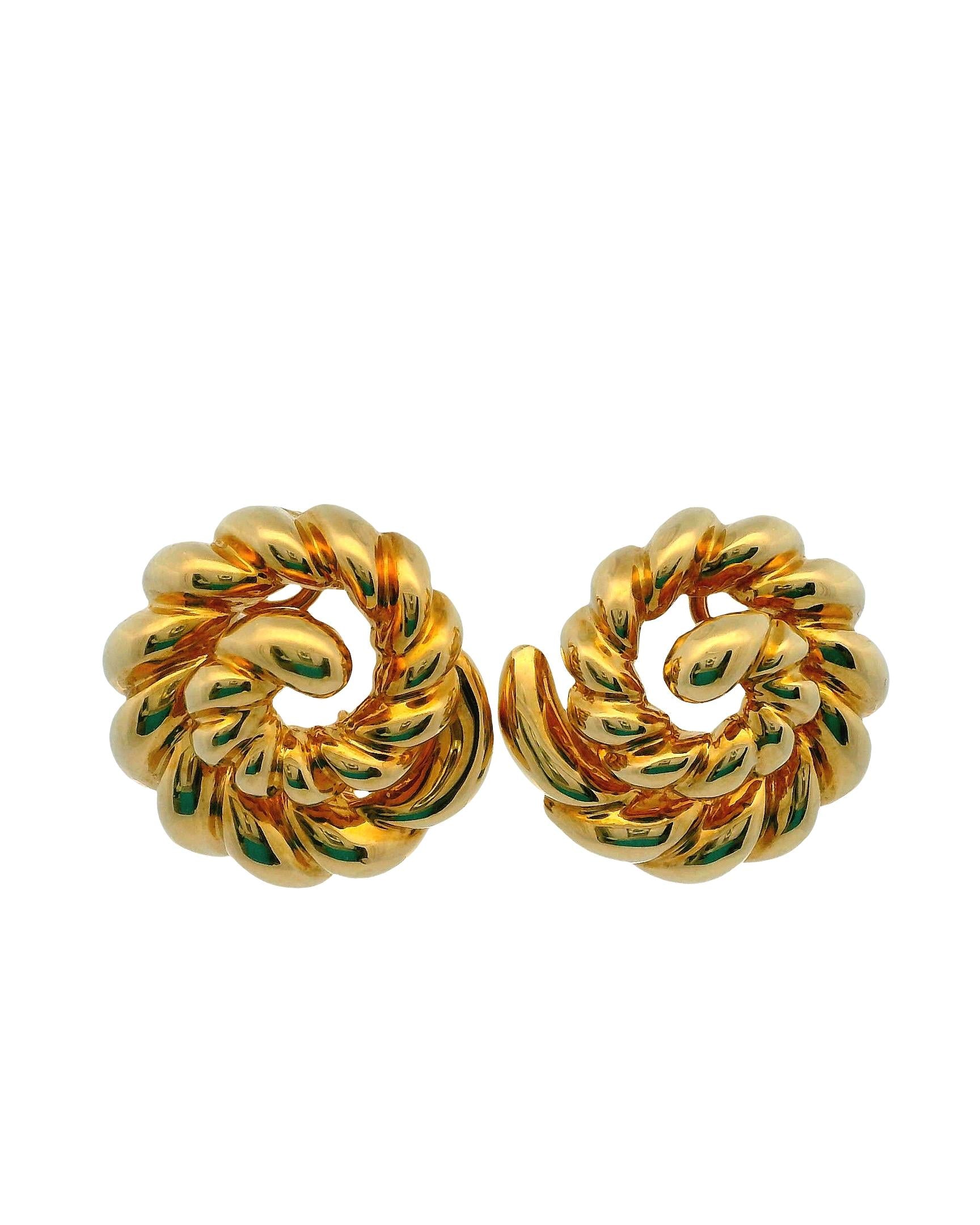 Verdura 18k Yellow Gold Floral Clip On Earrings W/Box