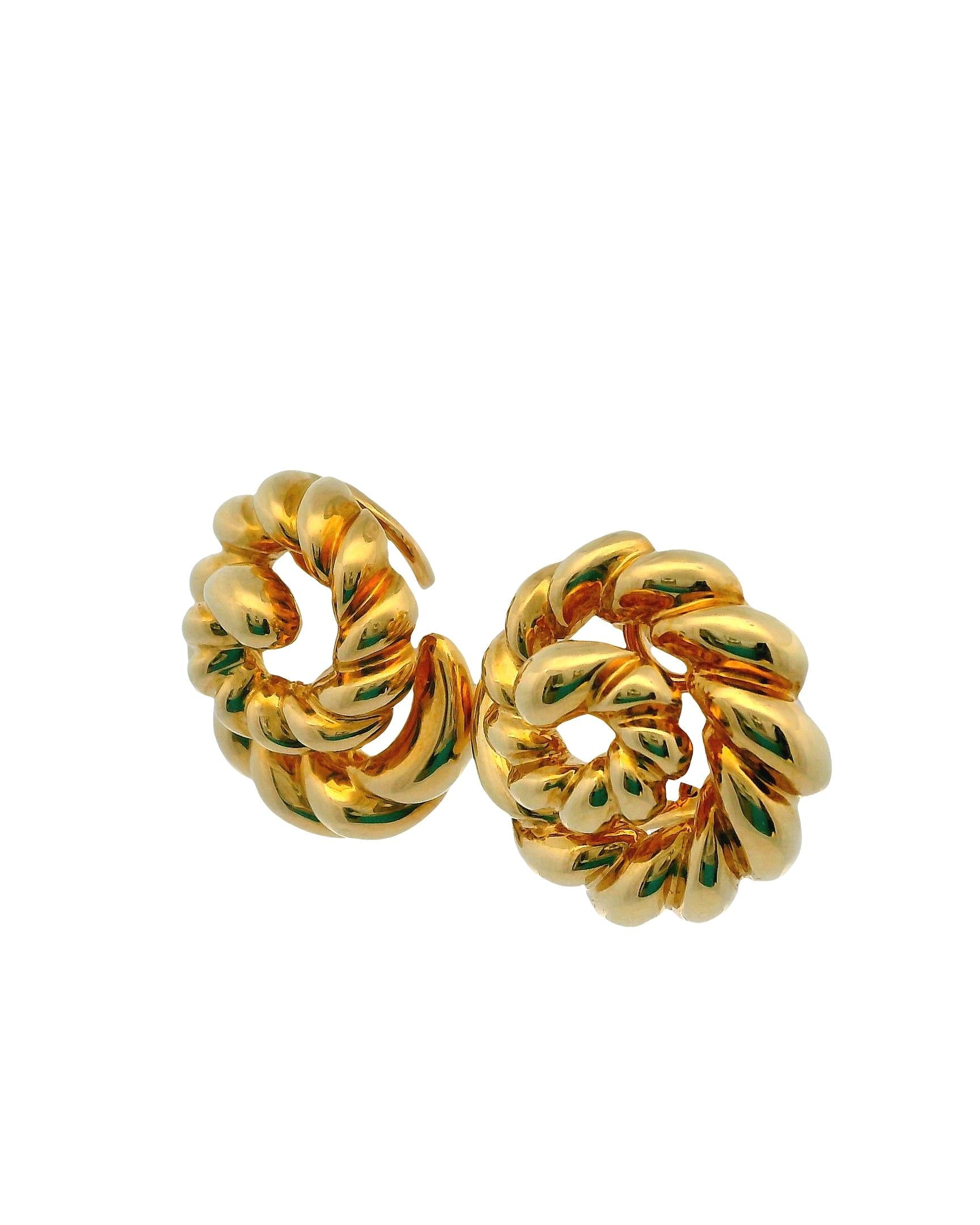 Verdura 18k Yellow Gold Floral Clip On Earrings W/Box