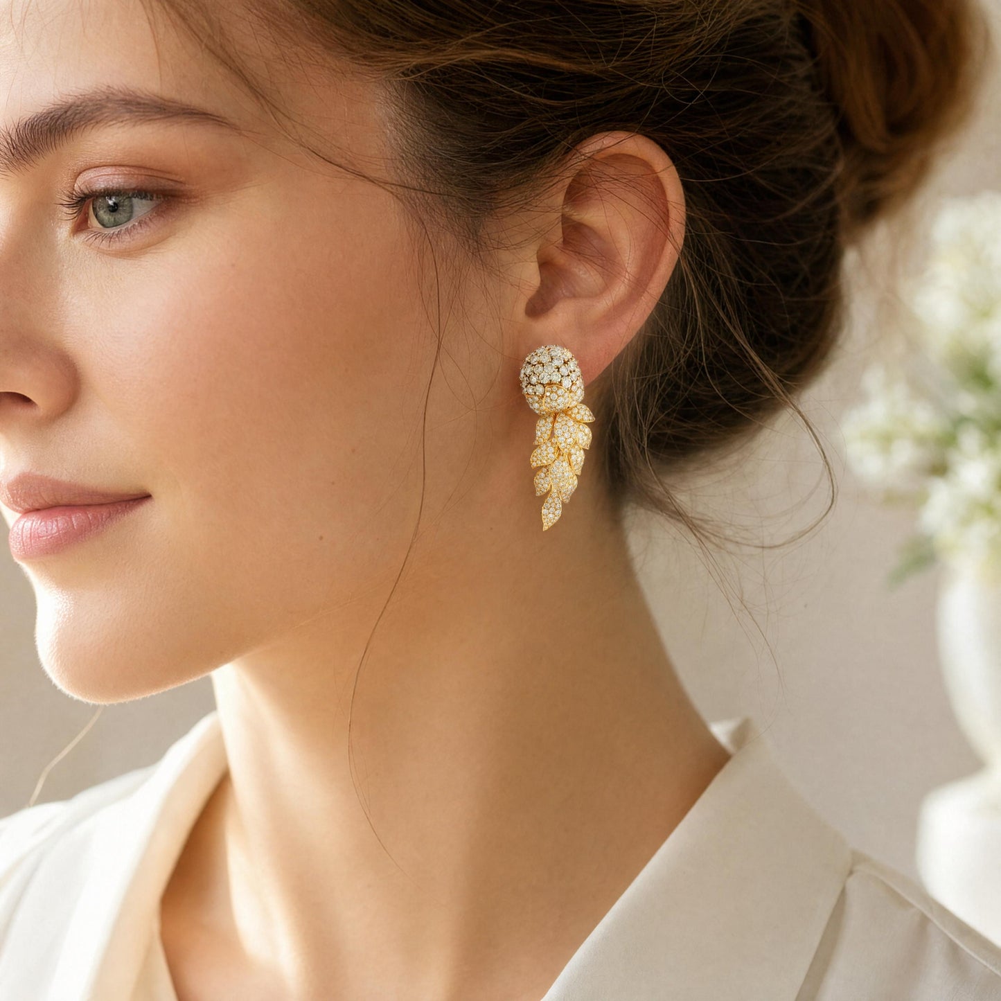 Cartier "Fleurs et Feuillages" Day & Night in 18K Yellow Gold & Diamonds Earring