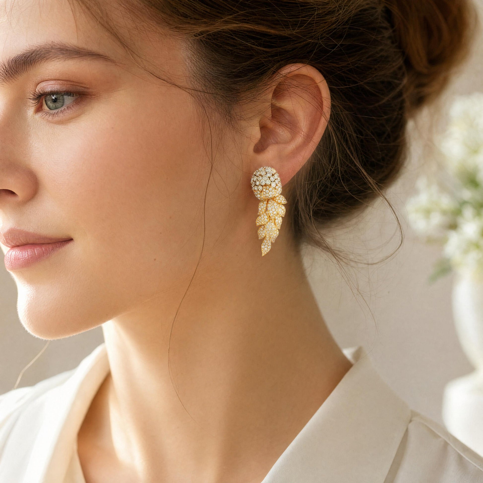 Cartier "Fleurs et Feuillages" Day & Night in 18K Yellow Gold & Diamonds Earring