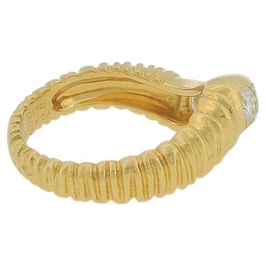 vca ring diag 5 diamond row text shank 0.67tw