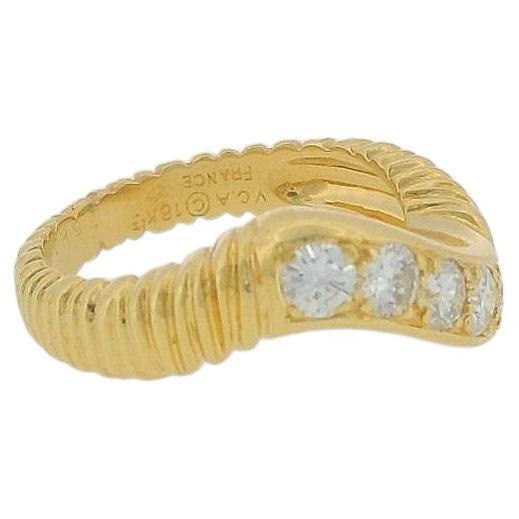 vca ring diag 5 diamond row text shank 0.67tw