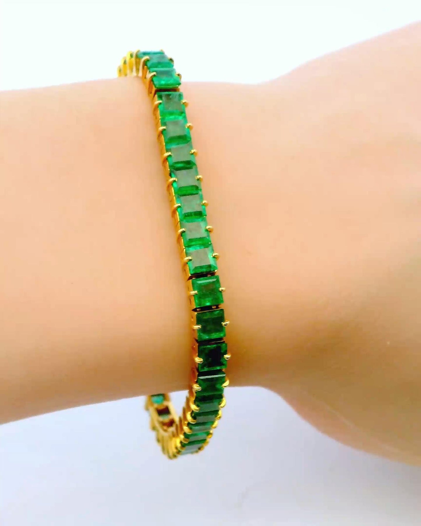 Emerald Line bracelet 18K 44@12.32ct hallmark
