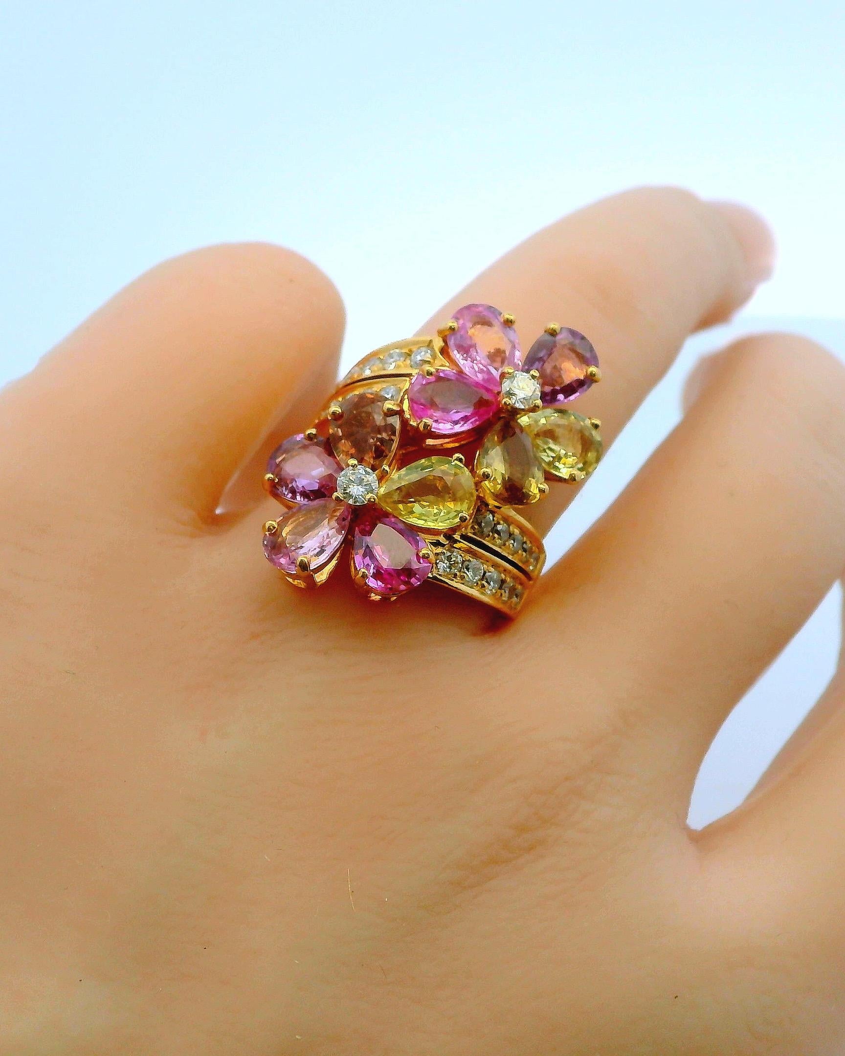 Bulgari Sapphire Flower Large Ring in Yellow Gold with Diamonds and Sapphires