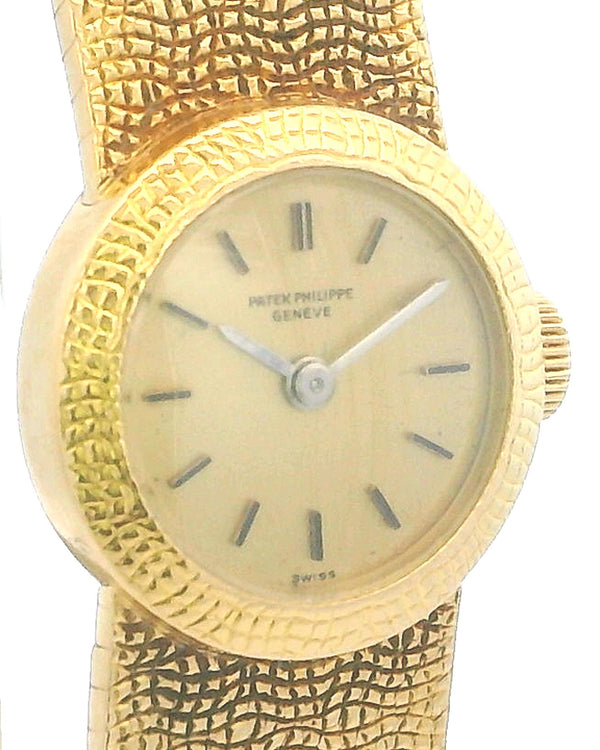 Patek Philippe 3306/23 18K Yellow Gold Hobnail Bezel Ladies Vintage Watch