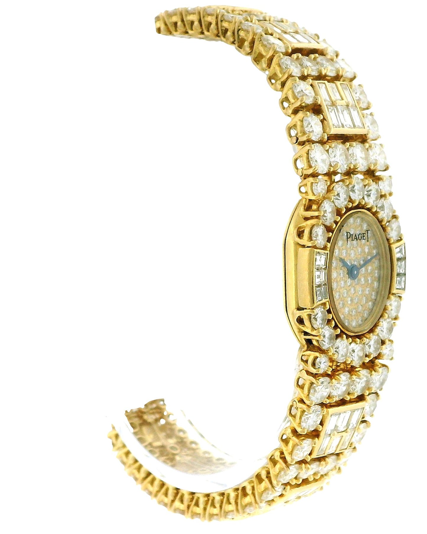 PIAGET. A LADY'S FINE 18K GOLD AND 28Cts DIAMOND-SET OVAL BRACELET WATCH