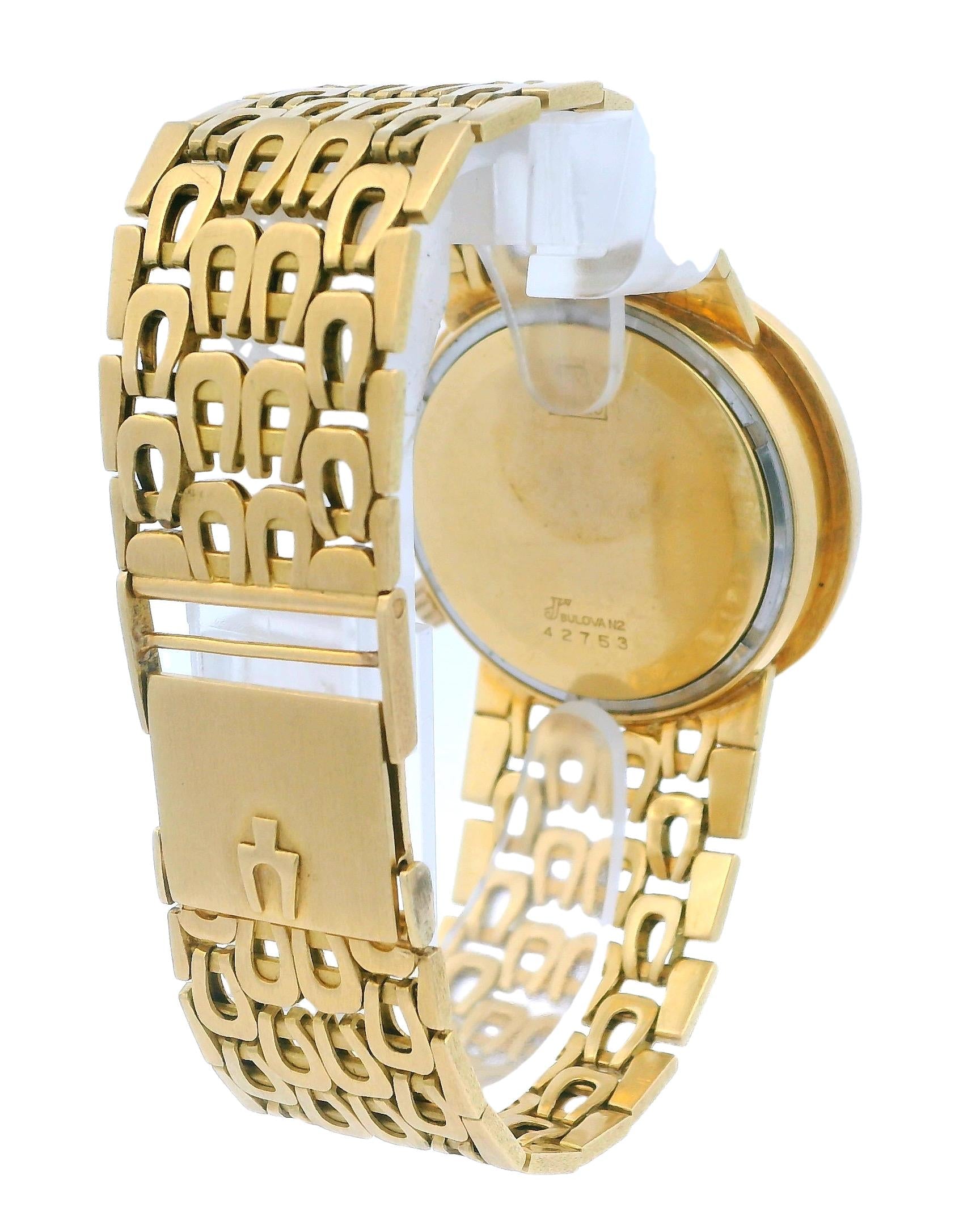 Bulova Accuquartz Day & Date Vintage 18K Yellow Gold Watch