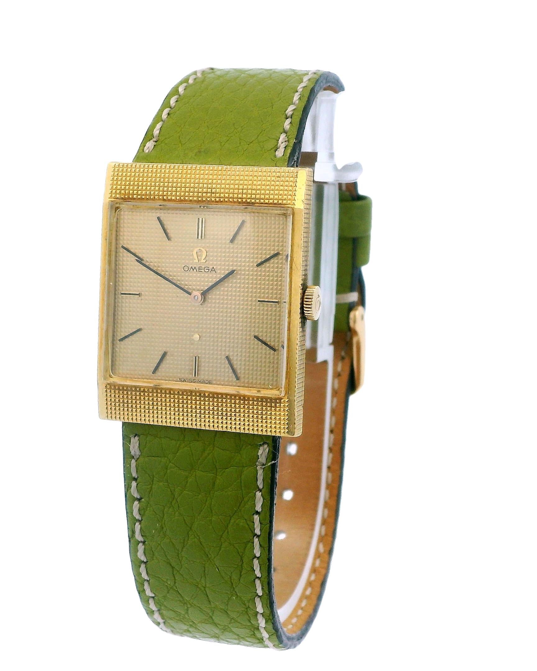 Omega 18K Yellow Gold Hobnail Case & Dial Vintage Watch
