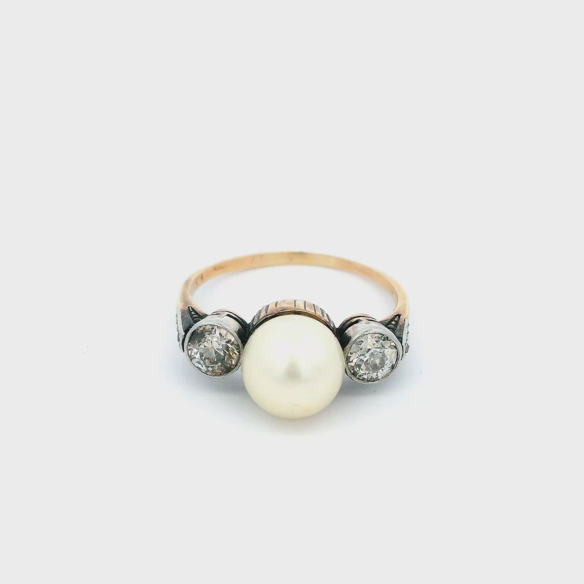 Solitaire Pearl 2 Side Diamond