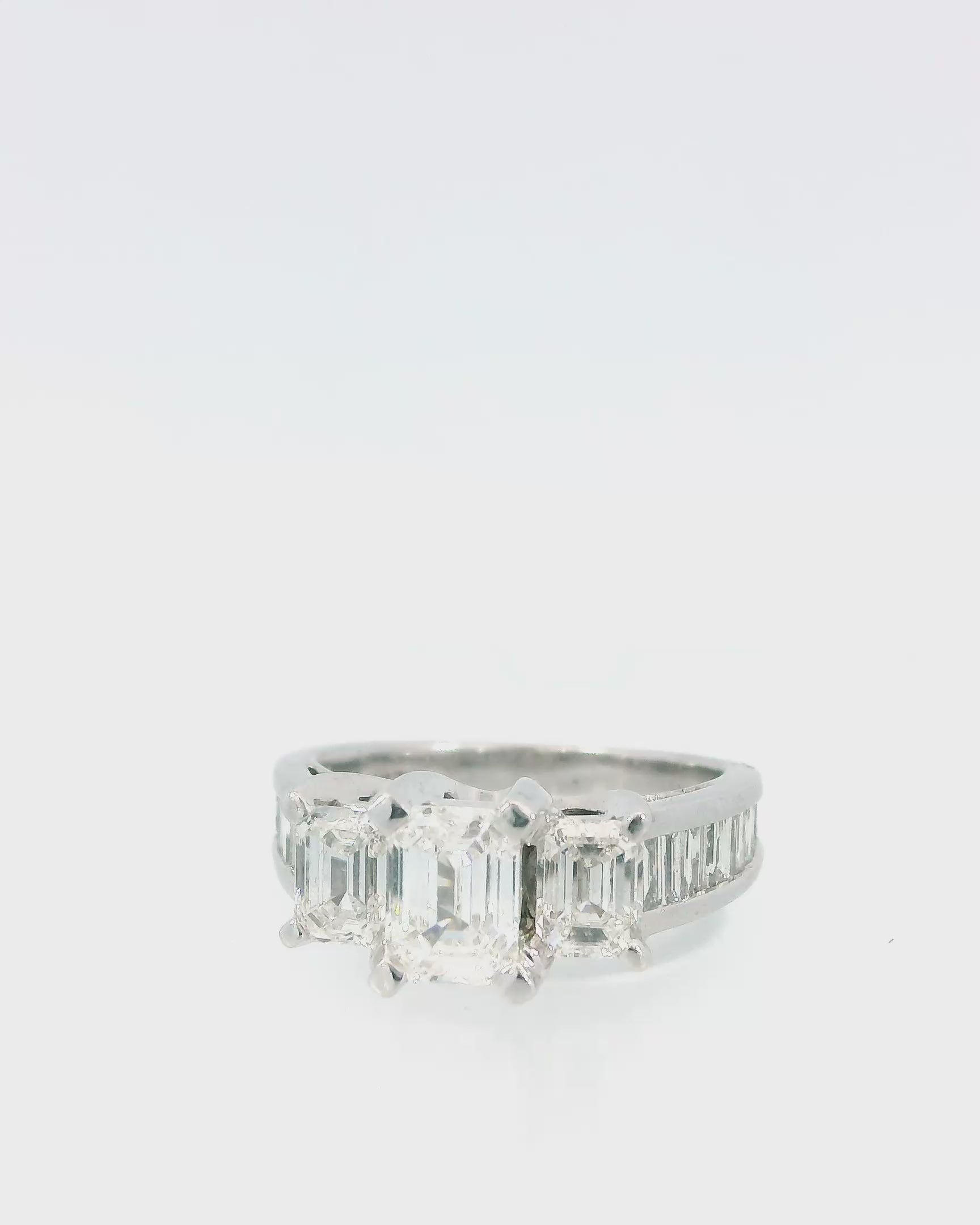 Solitaire 14K White Gold with Diamond & Side Diamonds W/Gia