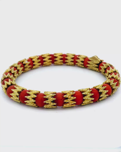 18k Gold & Coral Beads Jagged Link Between Bracelet