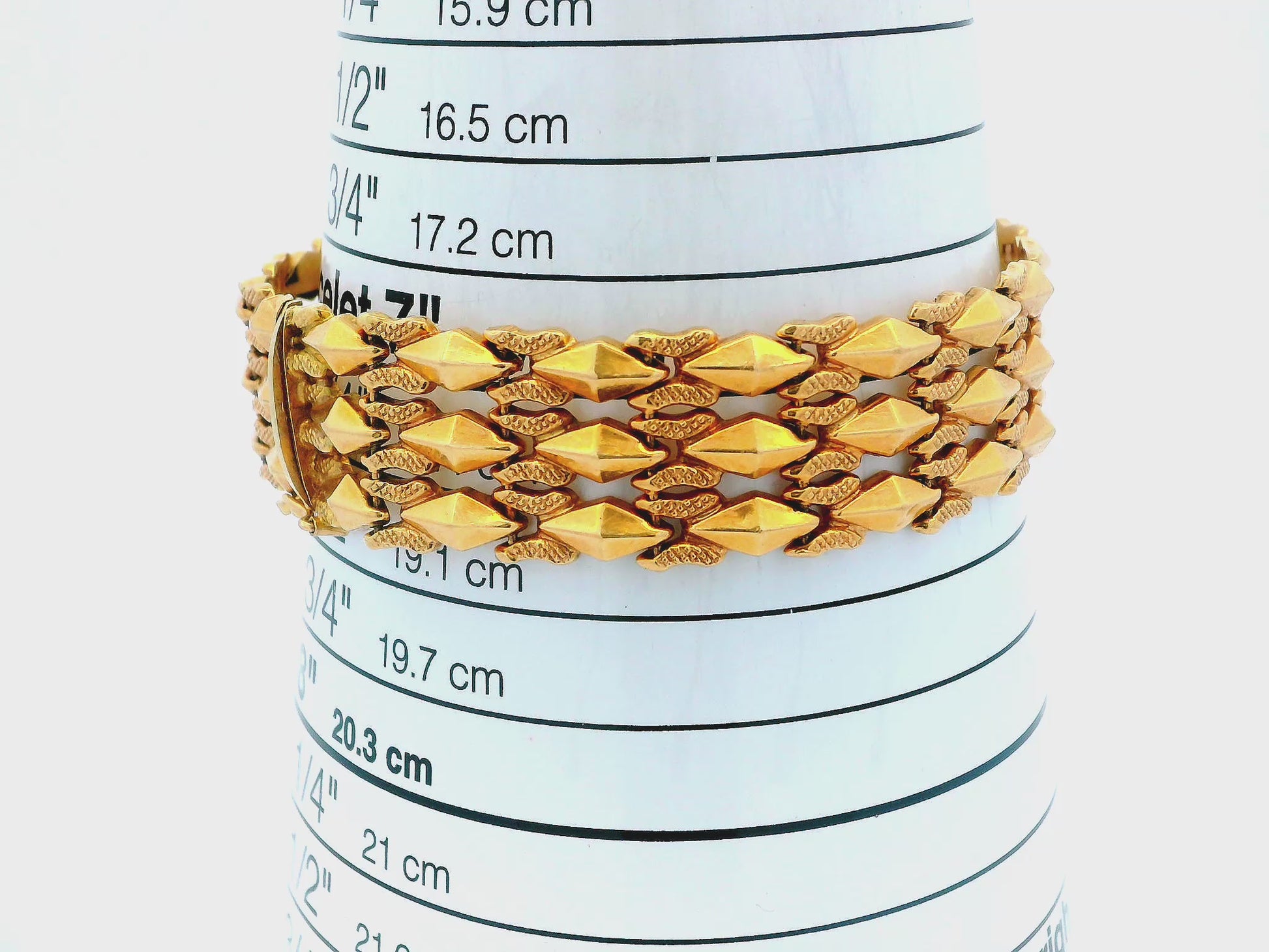 18K Yellow Gold Italian Florentined Alternating Links Bracelet